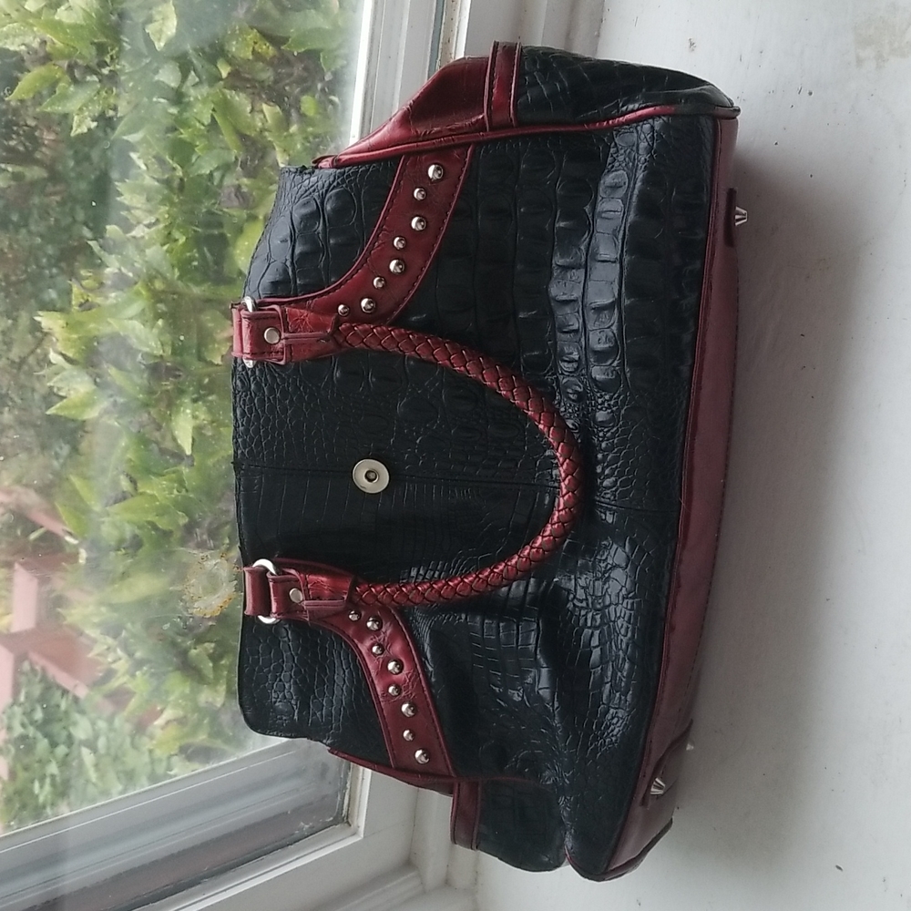 Madi Clair handbag, black and burgundy
